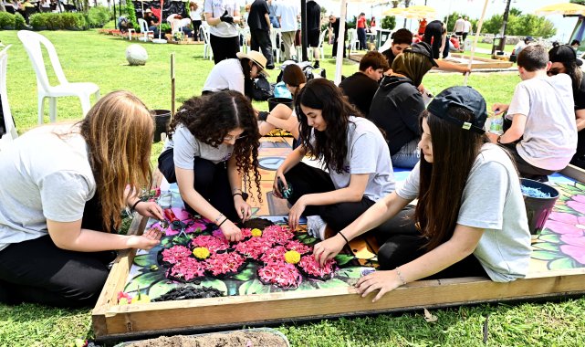 Antalya'da 130 bin çiçekle görsel şov
