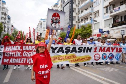 Antalya'da coşkulu 1 Mayıs kutlaması