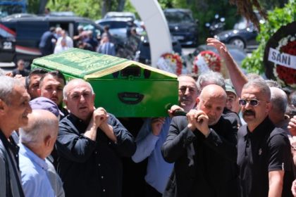 Mevlüt Çavuşoğlu'nun kardeşi, toprağa verildi